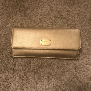 MK gold wallet. Great Condition.